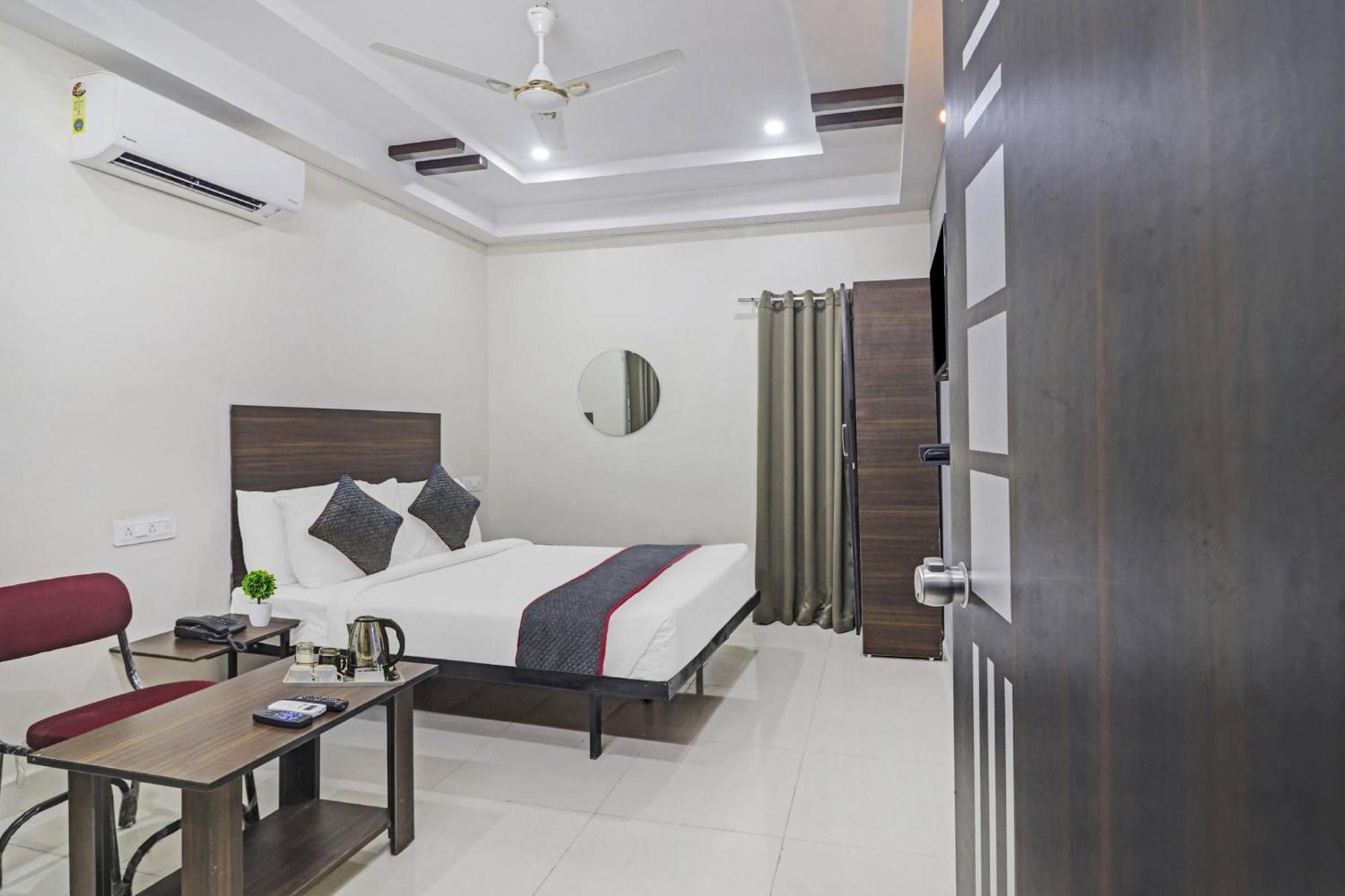 Collection O White House Near Kims Kondapur Hotel Kondapur  ภายนอก รูปภาพ